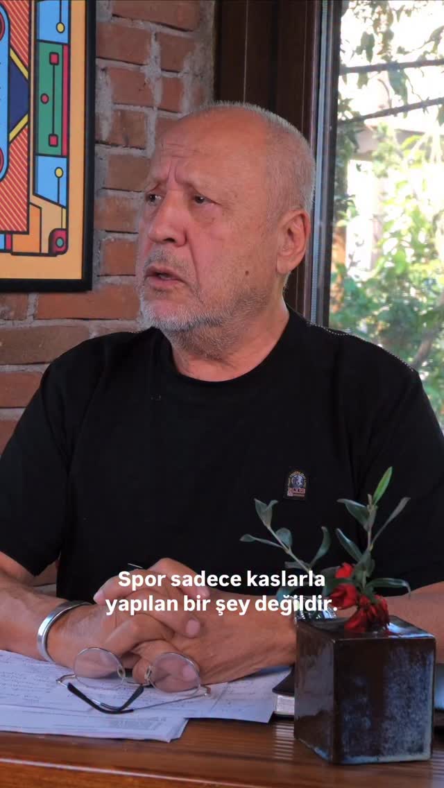 Spor+yaln%C4%B1zca+kas+g%C3%BCc%C3%BCyle+yap%C4%B1lan+bir+faaliyet+de%C4%9Fil%3B+ayn%C4%B1+zamanda+endorfin+ve+oksitosin+gibi+hormonlar%C4%B1n+da+belirleyici+oldu%C4%9Fu+bir+fizyolojik